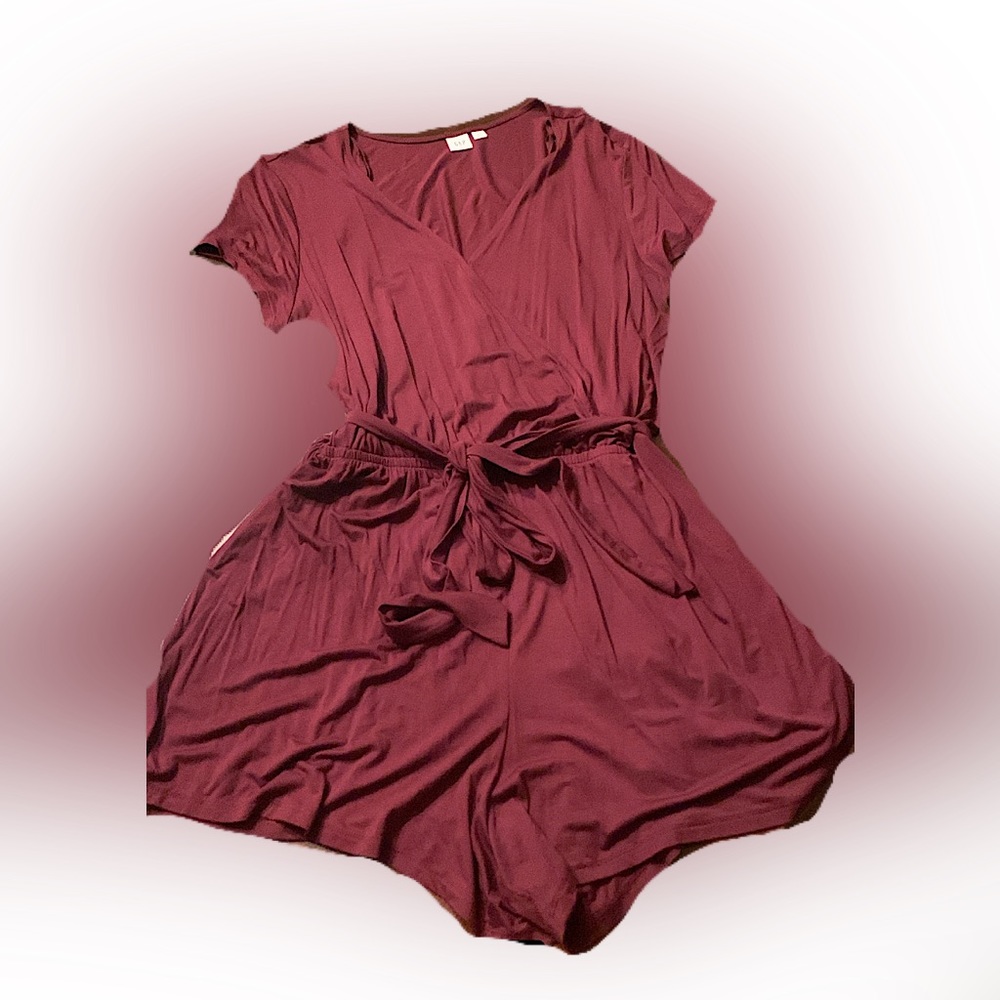 NWOT Gap Maroon Romper